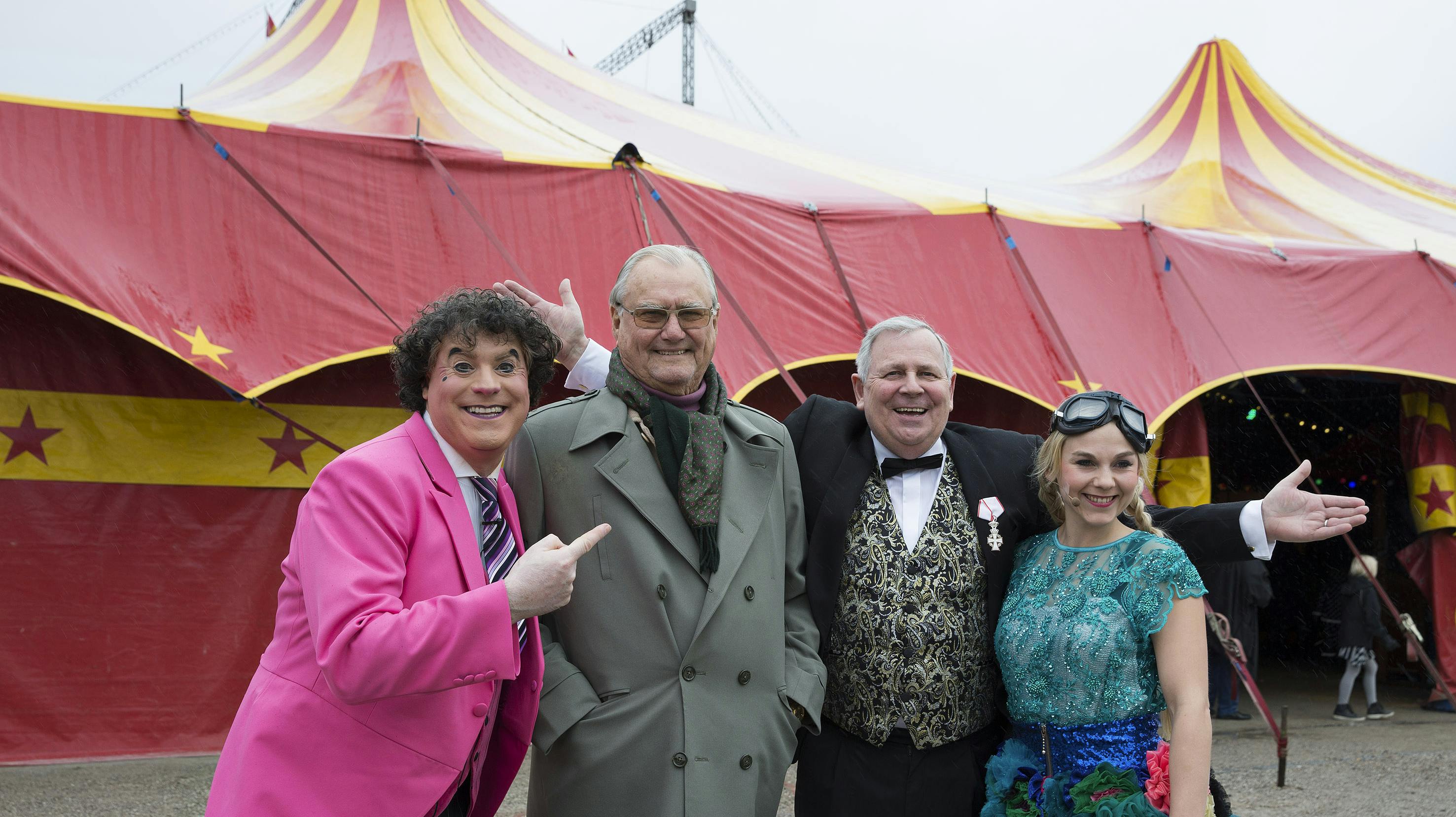Prins Henrik og Benny Berdino samt klovnen Jimmy Folco og Mille Gori.