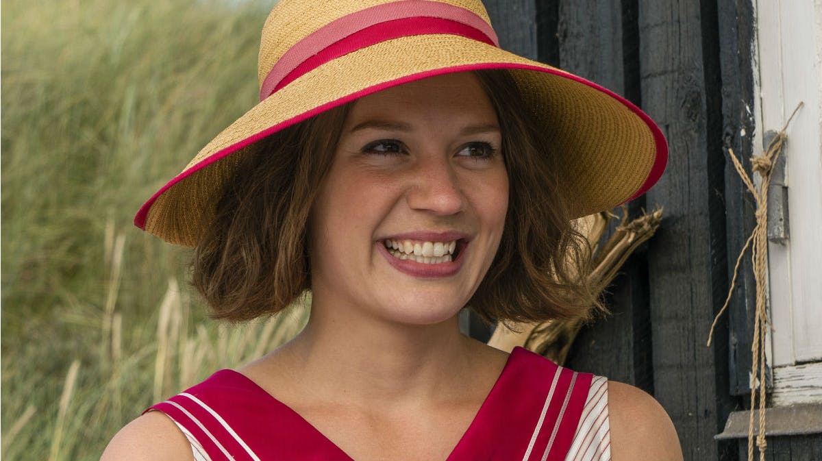 Amalie Dollerup som Amanda i "Badehotellet". 