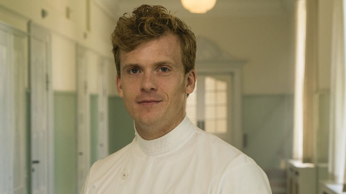 Morten Hee Andersen som Erik i "Sygeplejeskolen"
