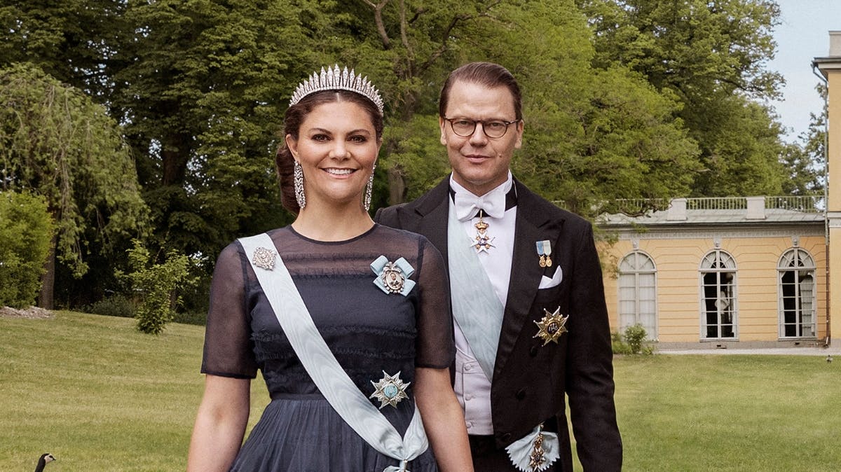 https://imgix.billedbladet.dk/media/article/200619_kronprinsessparet2_foto_elisabeth_toll_kungl.hovstaternaweb.jpg