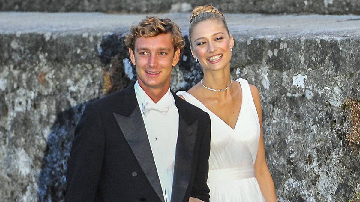 Pierre Casiraghi og Beatrice Borromeo så lykkelige ud, da de efter vielsen ankom til deres fest.