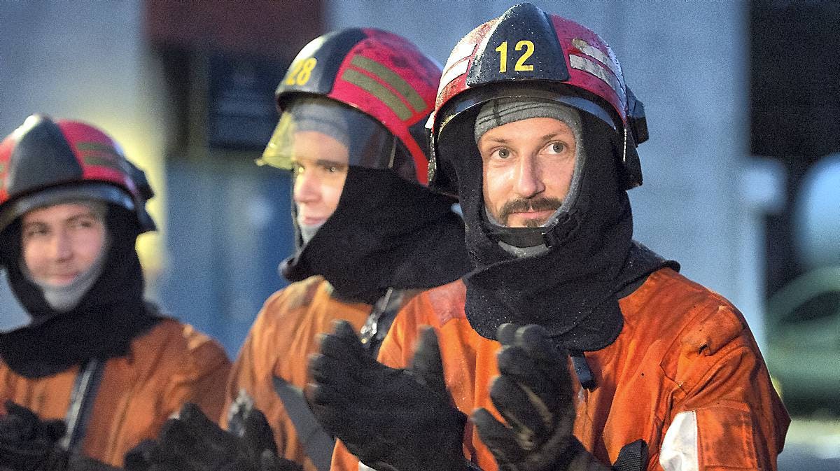 Kronprins Haakon på brandøvelse
