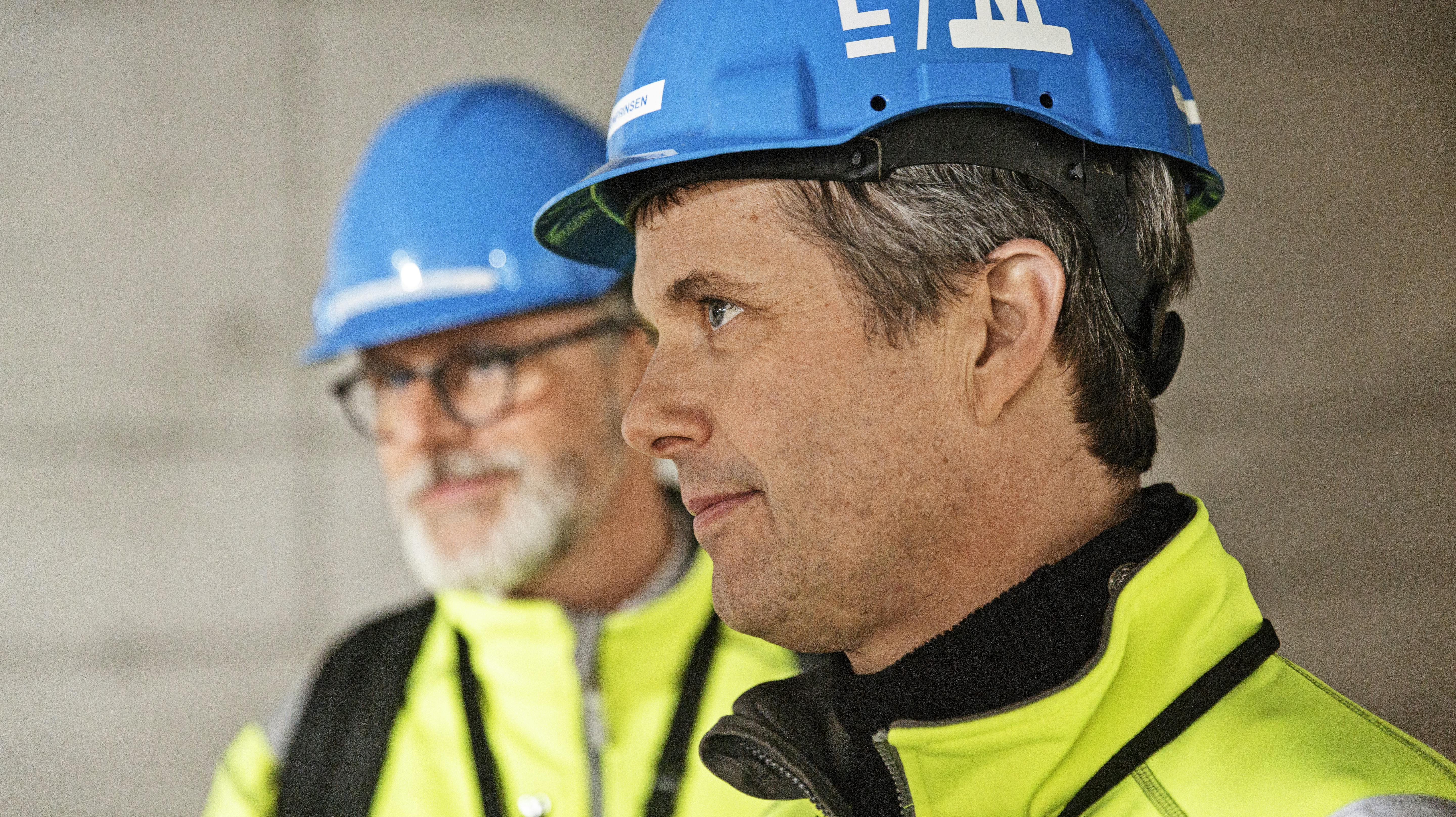 https://imgix.billedbladet.dk/media/article/2016_11_30_metro_kronprins_close-up.jpg