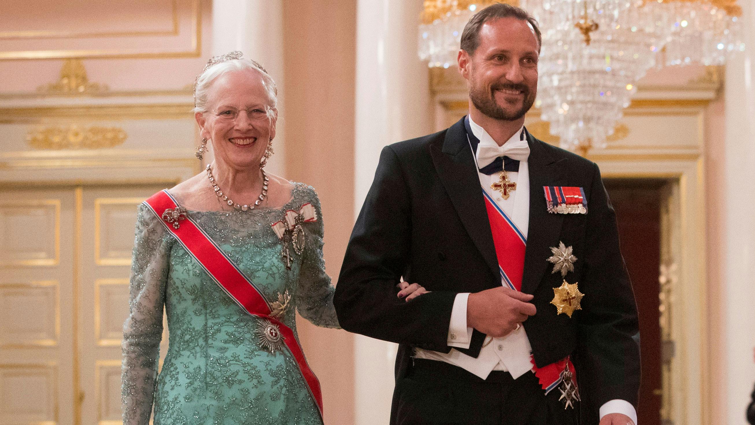 Dronning Margrethe og kronprins Haakon.