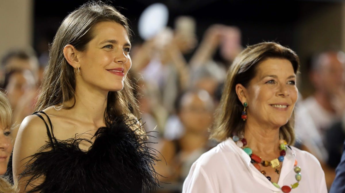 Charlotte Casiraghi med sin mor, prinsesse Caroline. 