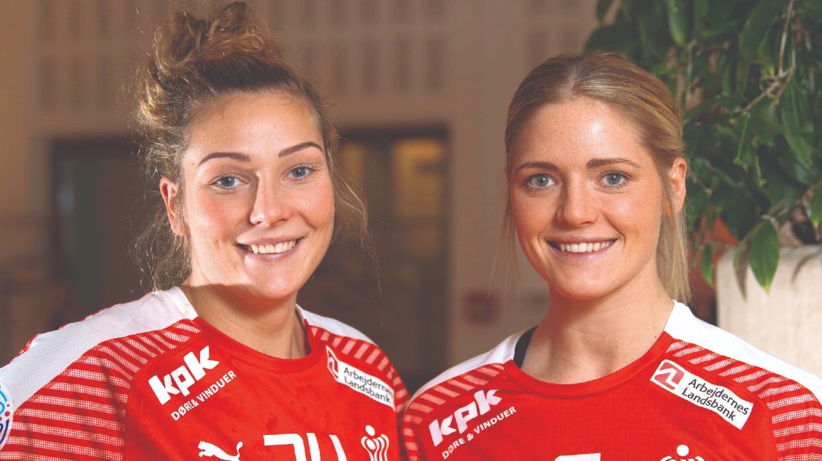 Søstrene Rikke, t.v., og Sarah Iversen, t.h.