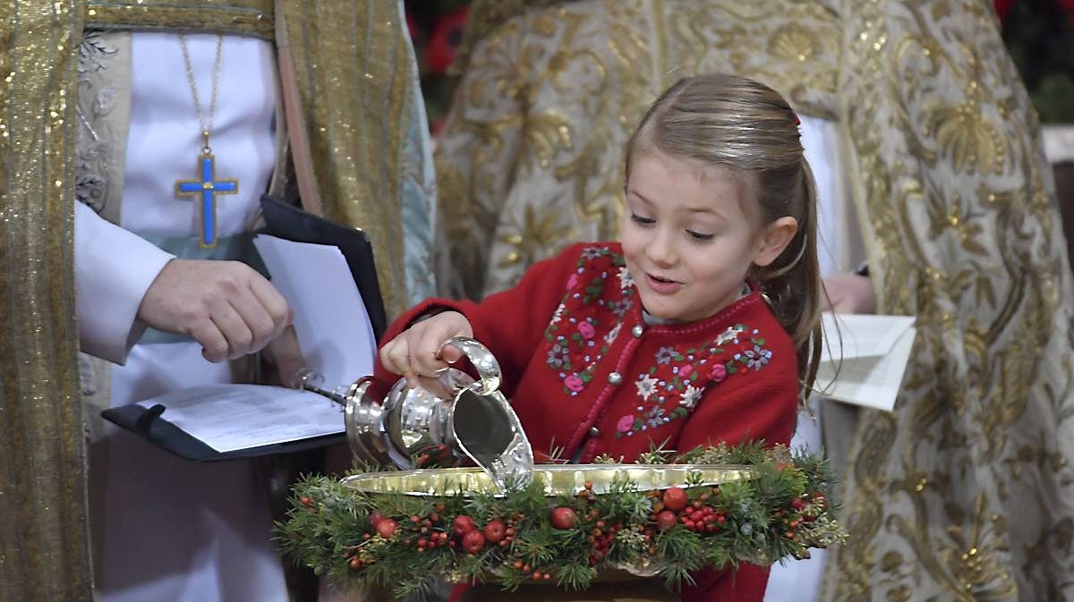 Prinsesse Estelle ved sin fætter, prins Gabriels dåb.