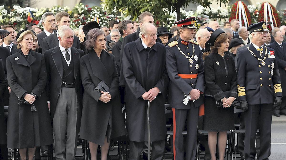 Dronning Anne-Marie, prins Charles, dronniong Sofia, kong Juan Carlos, storhertug Henri, dronng Silvia, kong Carl Gustaf.