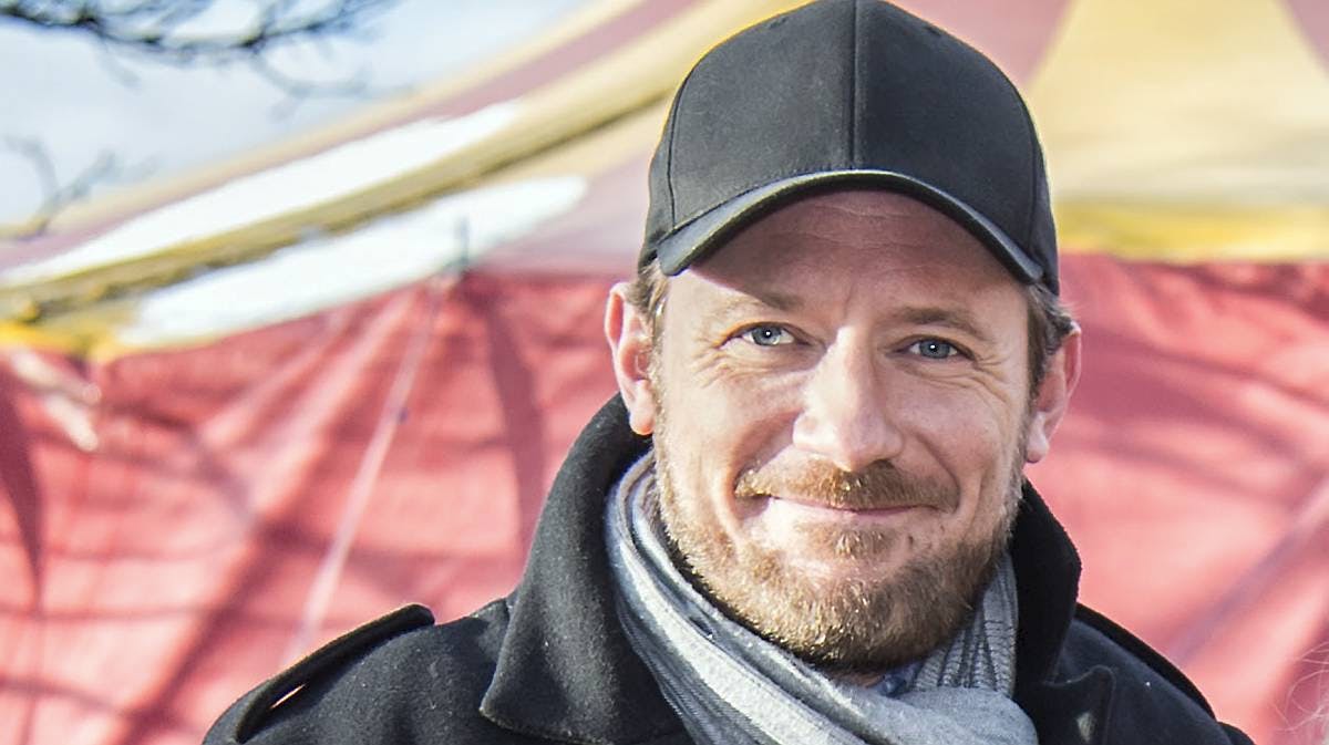 Hr. Weyse og søn på jagt efter påskeæg | BILLED-BLADET