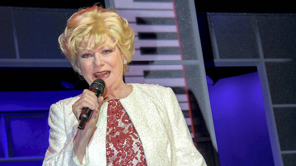 Lisbet Dahl som Birthe Kjær i Cirkusrevyen.
