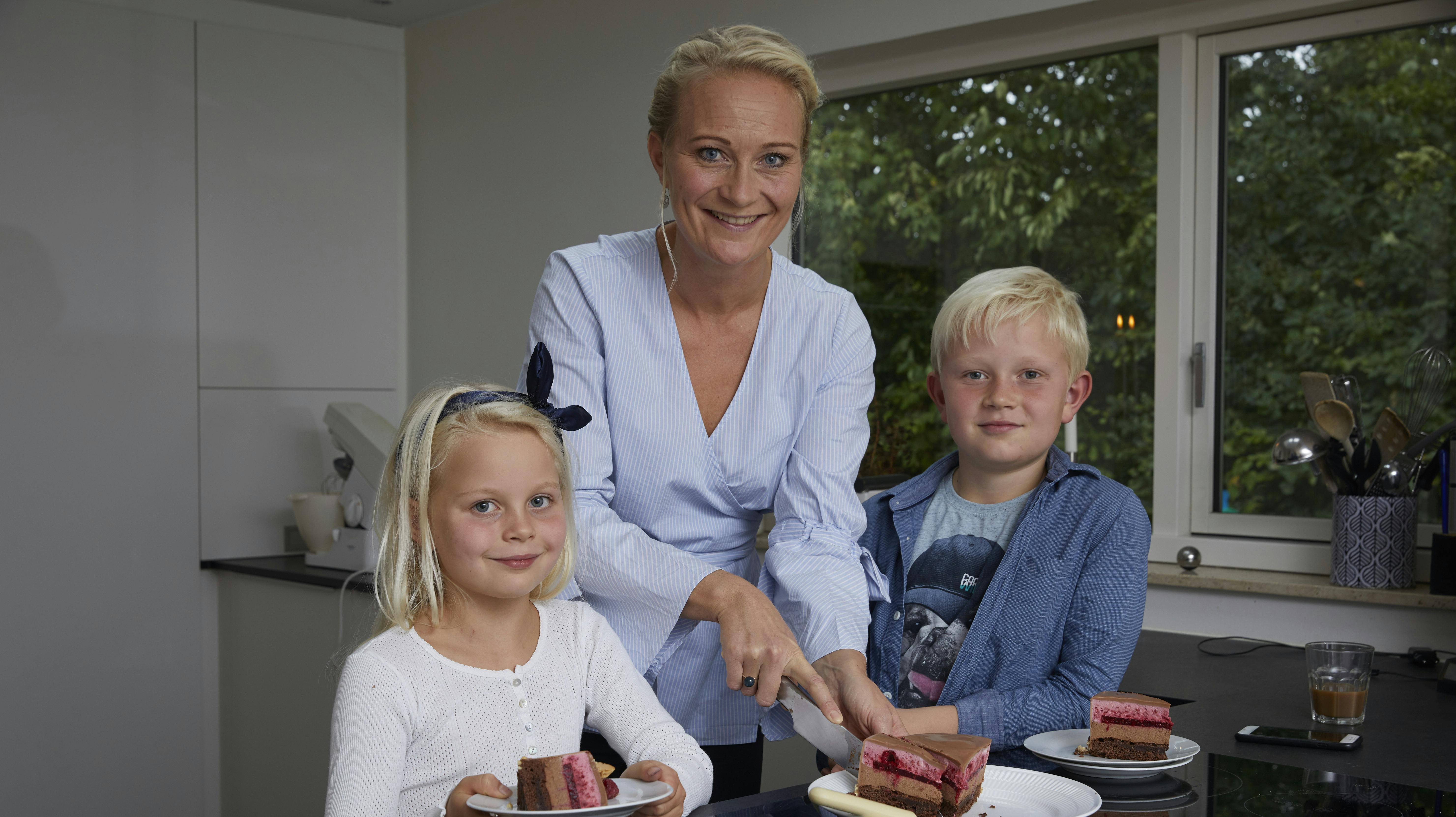 Christina med børnene Oscar og Rosa.