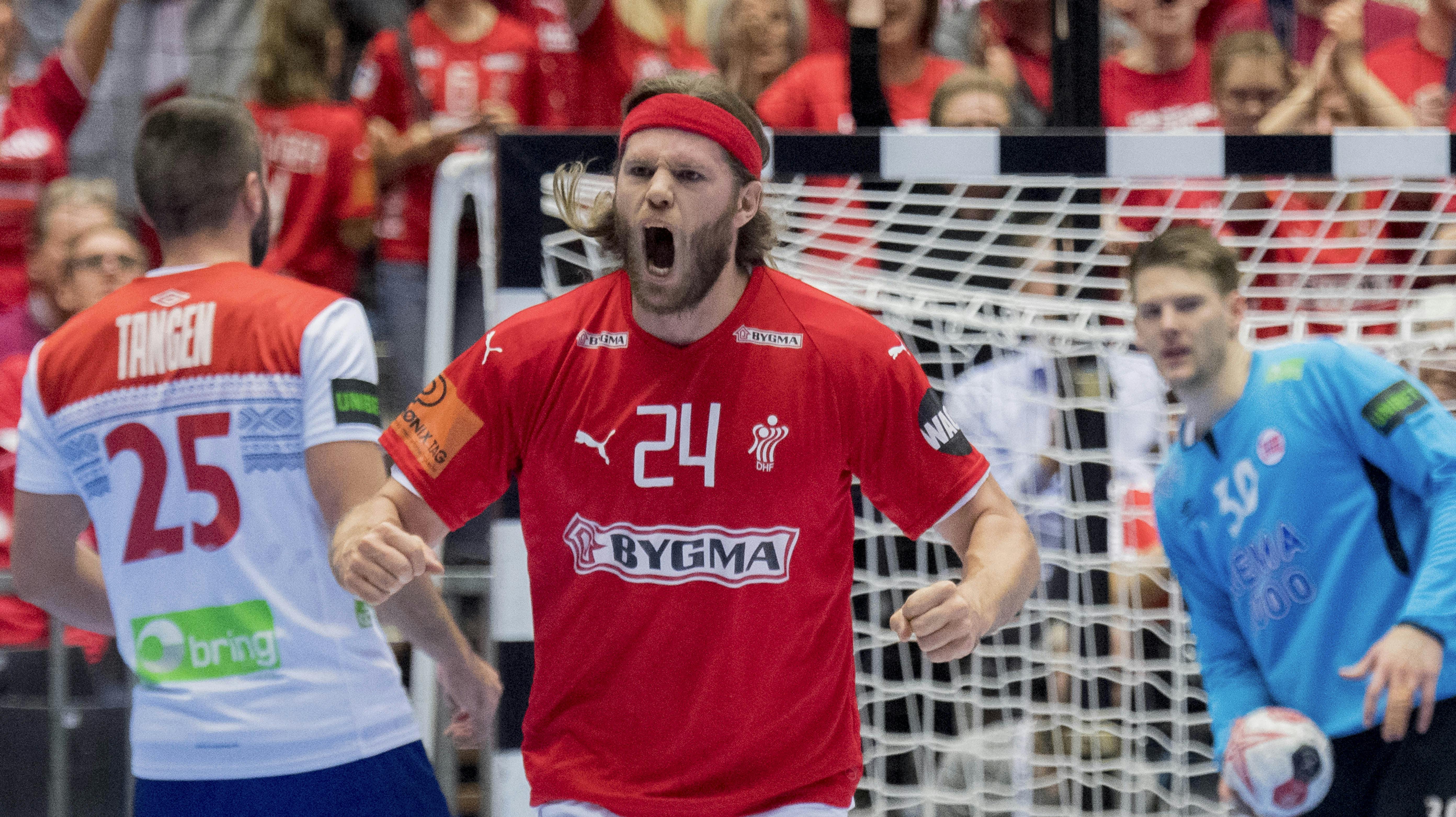 Mikkel Hansen og resten af det danske landshold i kamp mod Norge ved VM 2019. 