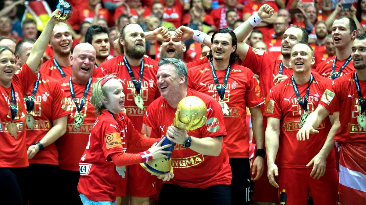 Nicolaj Jakobsen og co. efter VM-sejren i 2019