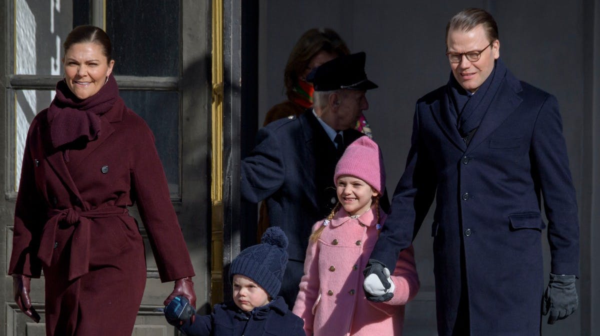 Kronprinsesseparret med deres børn ved navnedagsfejringen i 2019.