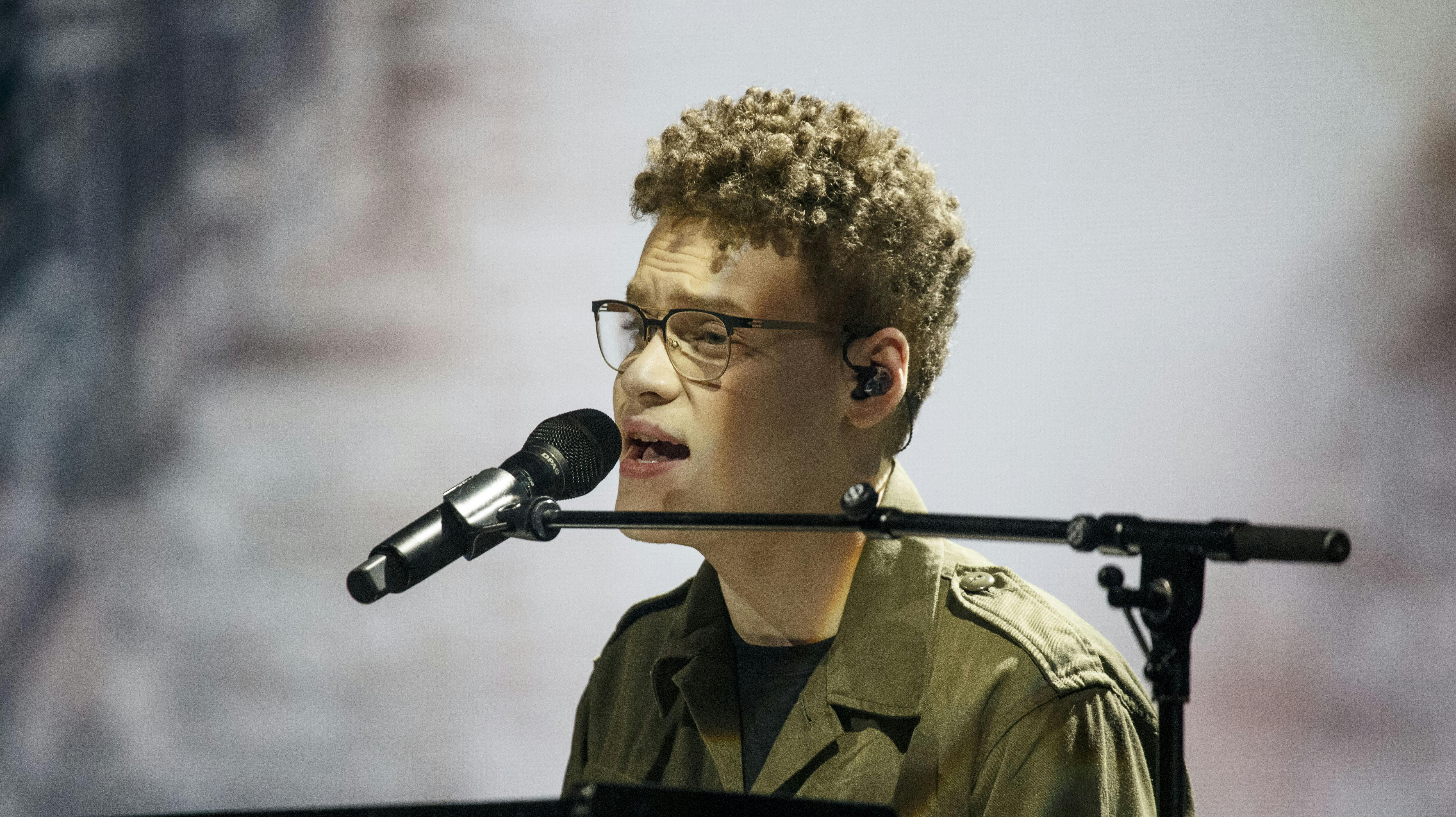 Benjamin under trejde liveshow. 
