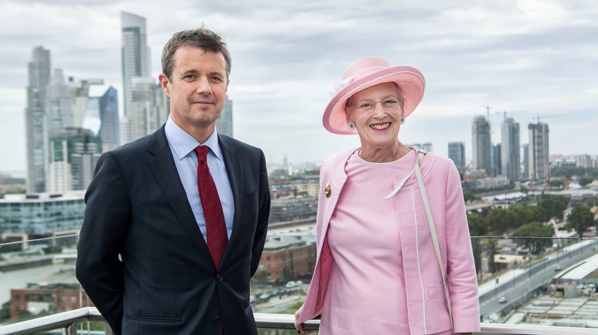 Kronprins Frederik og dronning Margrethe på deres sidste statsbesøg i 2019, der gik til Argentina. 