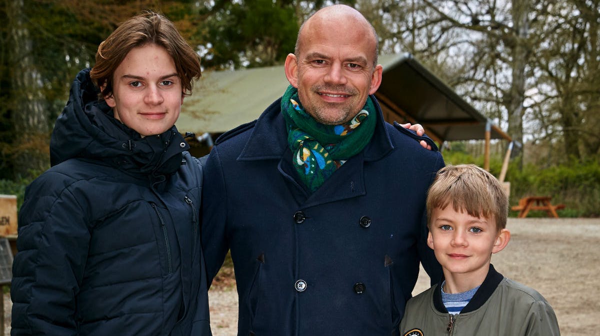 Jesper Vollmer med sønnerne Eliot og Storm.