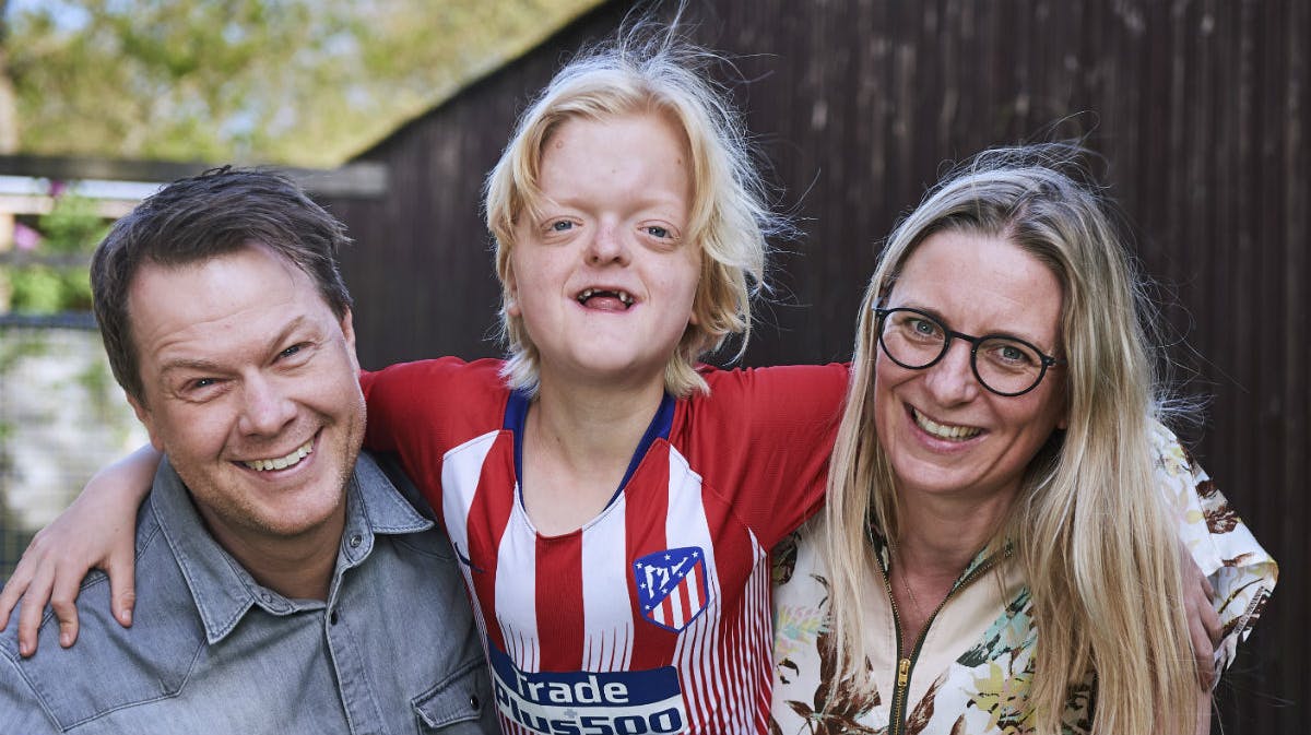 Bastian med sine forældre, Peter og Metta.