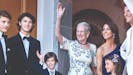 Dronning Margrethe med prins Joachim, prinsesse Marie og børnebørn