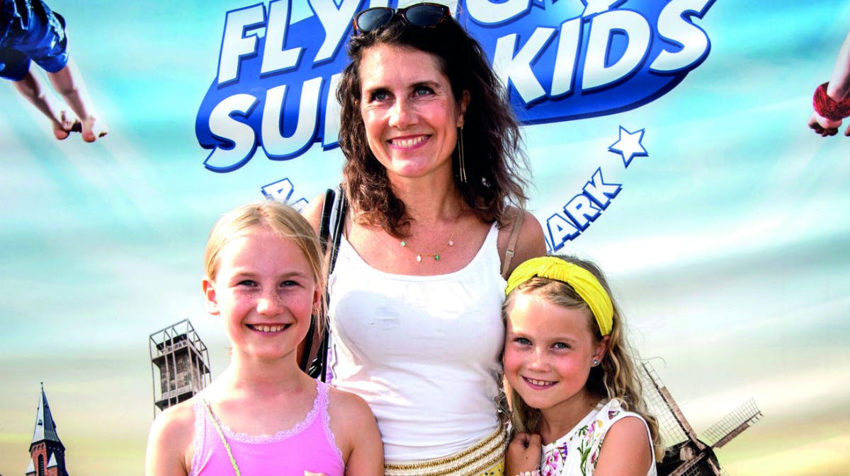 Mia Lyhne med døtrene Andrea og Asta.