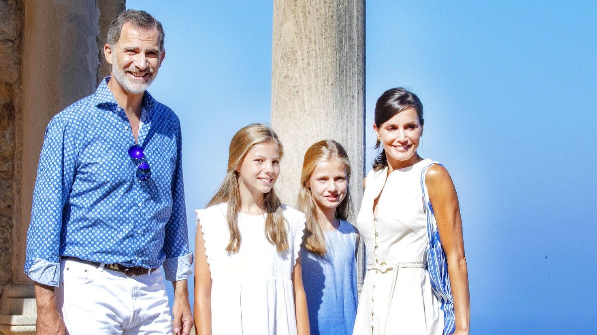 Kong Felipe og dronning Letizia sammen med døtrene, prinsesse Leonor og prinsesse Sofia. 