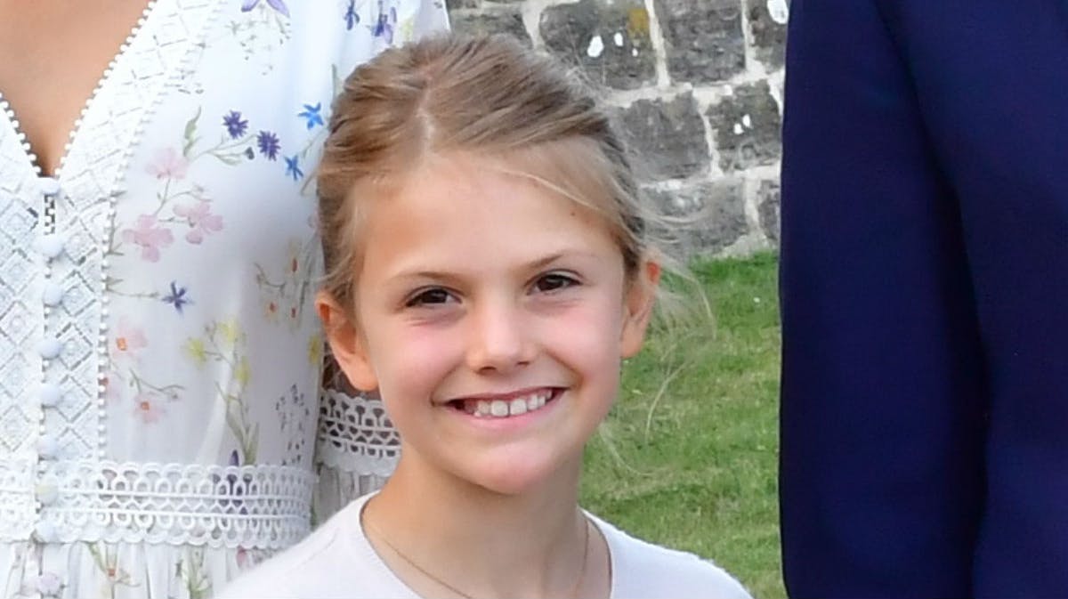 Prinsesse Estelle ved ankomsten til Victoria-koncerten. 