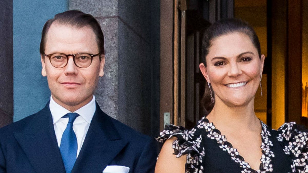 Prins Daniel og kronprinsesse Victoria ved ankomsten.&nbsp;