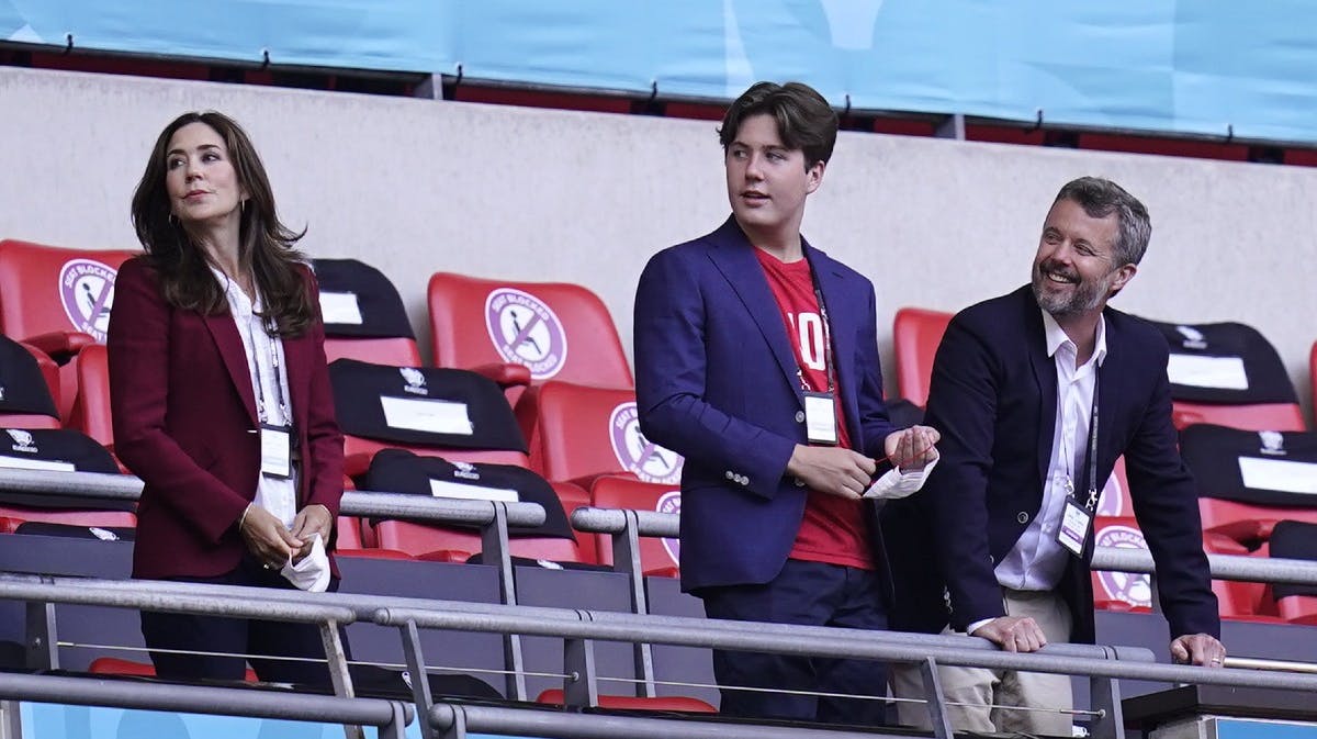 Mary, Christian og Frederik på Wembley her til aften. 