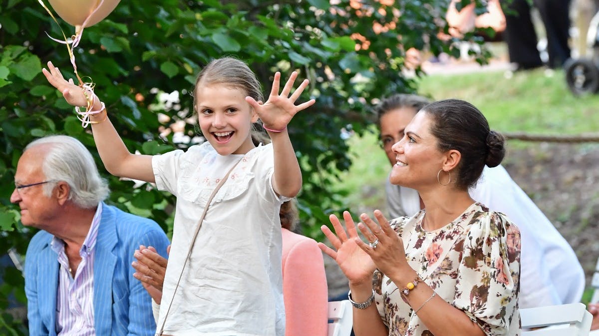 Prinsesse Estelle dansede med til Carolas sange tirsdag aften på Öland. 