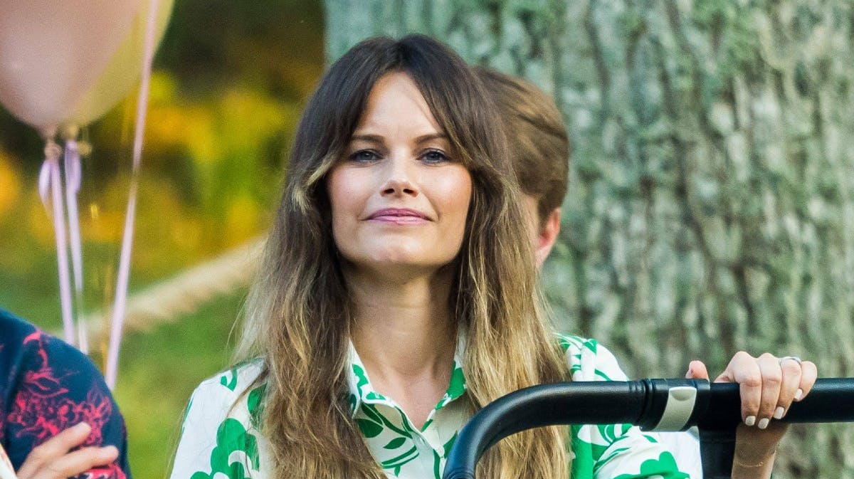 Prinsesse Sofia med lille Julian i barnevognen ved Carola-koncerten tirsdag aften. 
