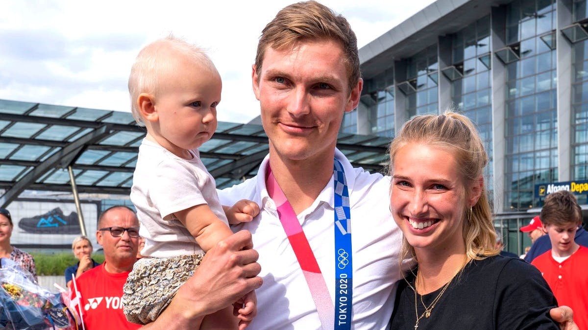 Vega, Viktor Axelsen og Natalia