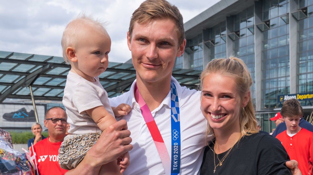 Vega, Viktor Axelsen og Natalia