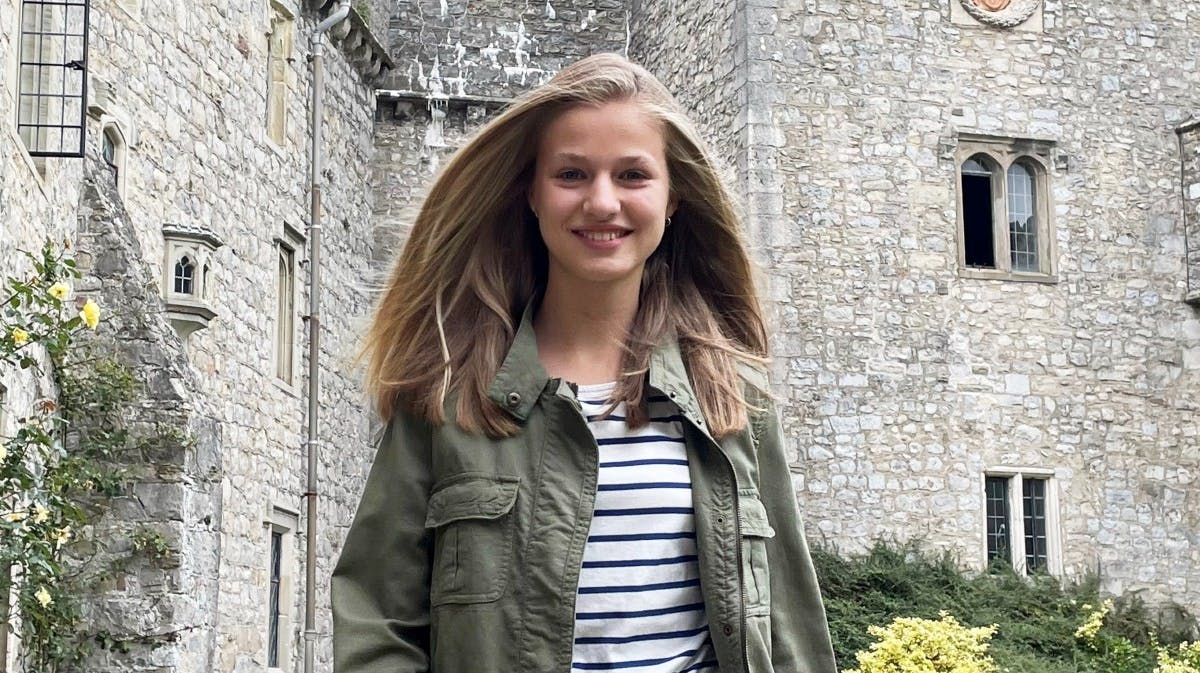 Prinsesse Leonor på sin nye skole i Wales mandag. 