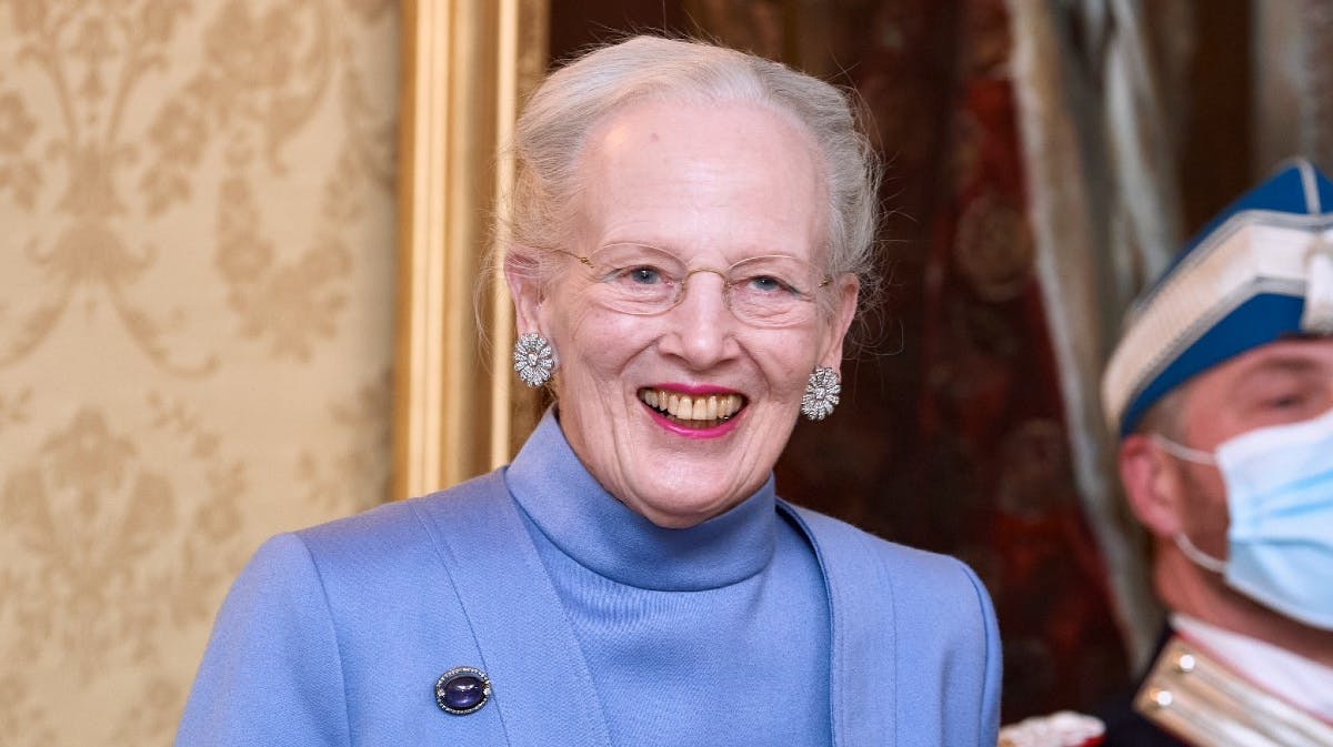 Dronning Margrethe på talerstolen under åbningen af jubilæumsudstillingen fredag. 