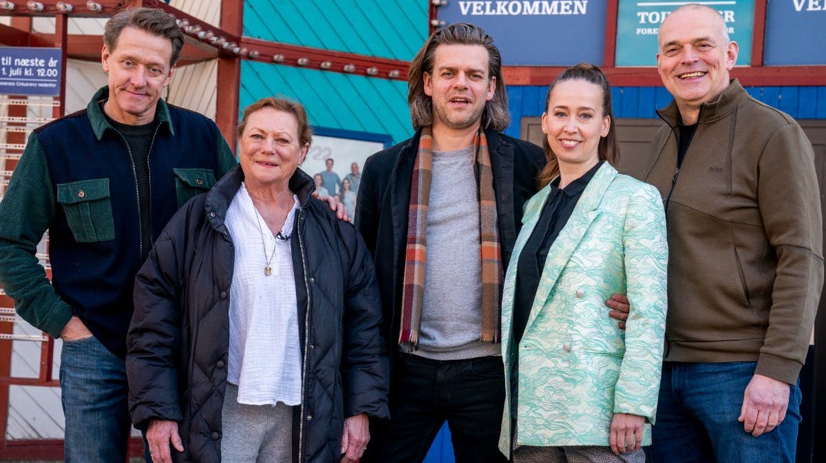 Henrik Lykkegaard, Lisbet Dahl, Carsten Svendsen, Merete Mærkedahl og Niels Olsen i "Cirkusrevyen"