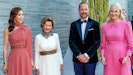 Kronprins Haakon omgivet af Mette-Marit, Sonja og Mary