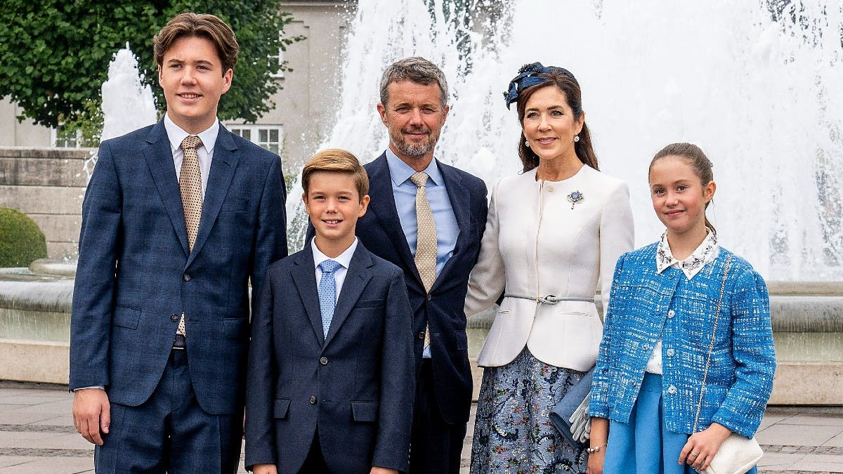 Kronprinsfamilien ved dronningens regeringsjubilæumsfejring.&nbsp;