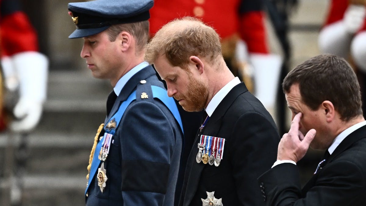 Prins Harry var knuget af sorg forud for sin elskede farmors begravelse.&nbsp;