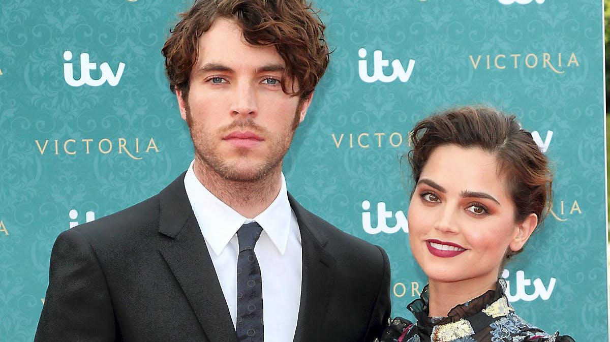 Tom Hughes og Jenna Coleman