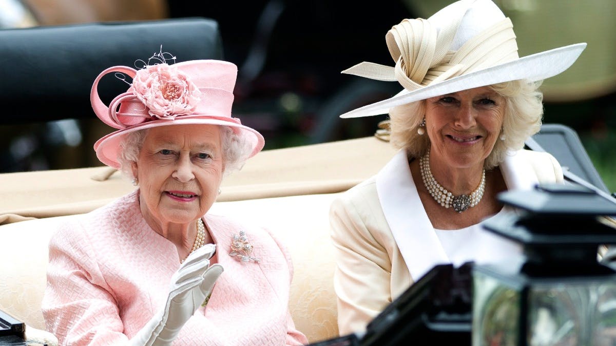 Dronning Elizabeth og hertuginde Camilla.