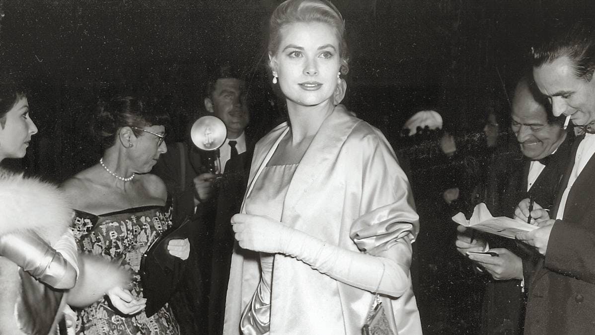 Grace Kelly i 1955, da hun stadig var filmens ukronede dronning - og inden hun blev fyrstinde i Monaco.