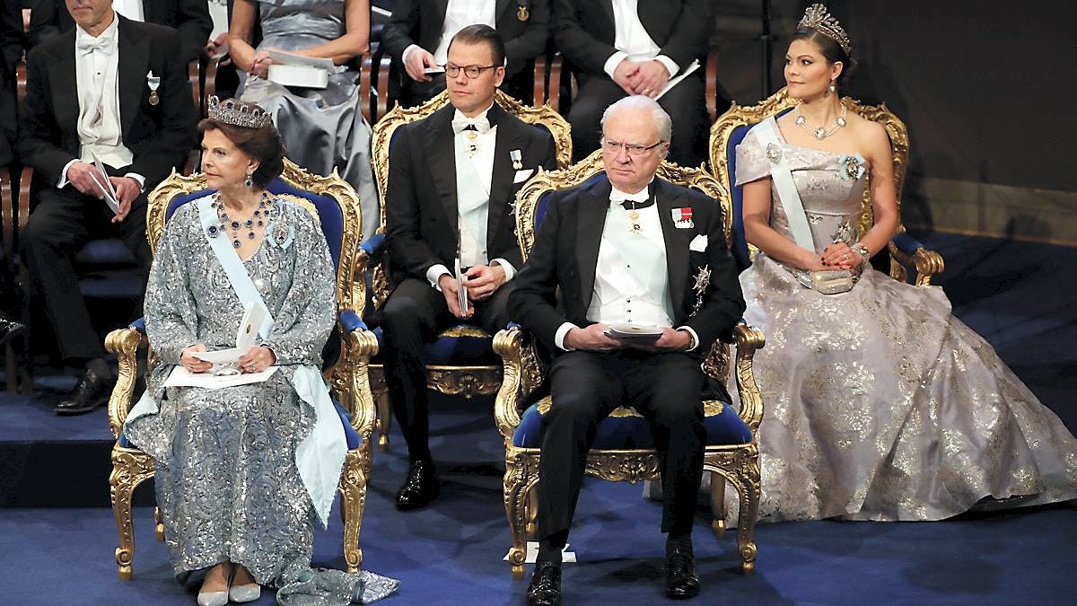 skadedyr national flag Tæt SE BILLEDERNE: De svenske kongelige i forrygende kjoler til årets  Nobel-fest | BILLED-BLADET