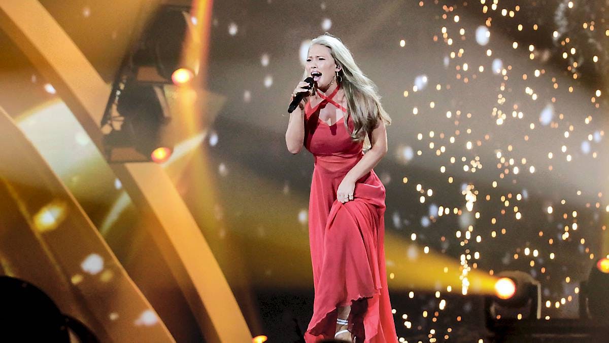 kontoførende ben marked Eurovision Song Contest: Anja er dansk helt ind til benet | BILLED-BLADET