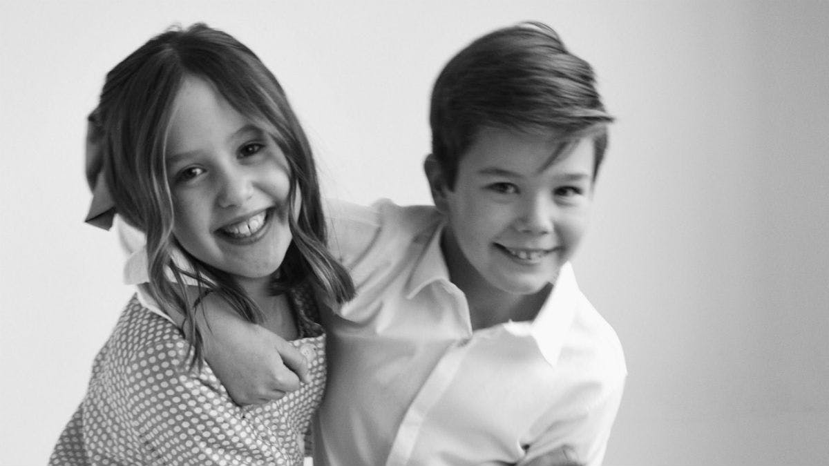 Prinsesse Josephine og prins Vincent på et af de officielle billeder taget i anledning af deres 10-års fødselsdag.&nbsp;