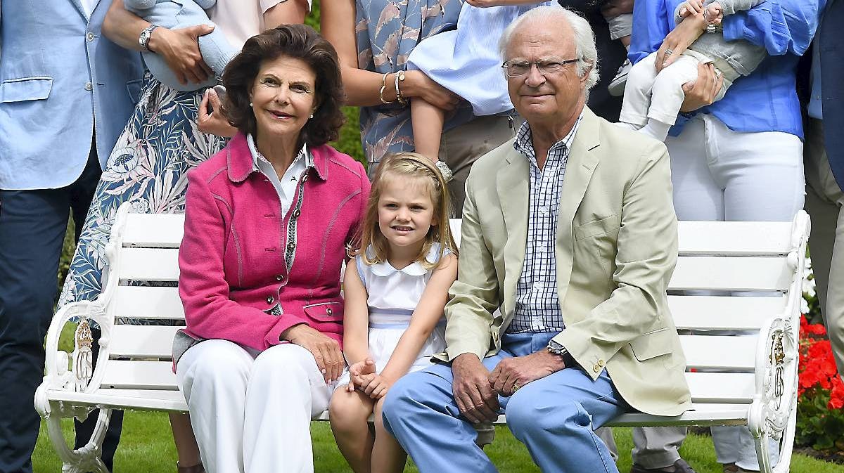 Dronning Silvia, prinsesse Estelle og kong Carl Gustaf.