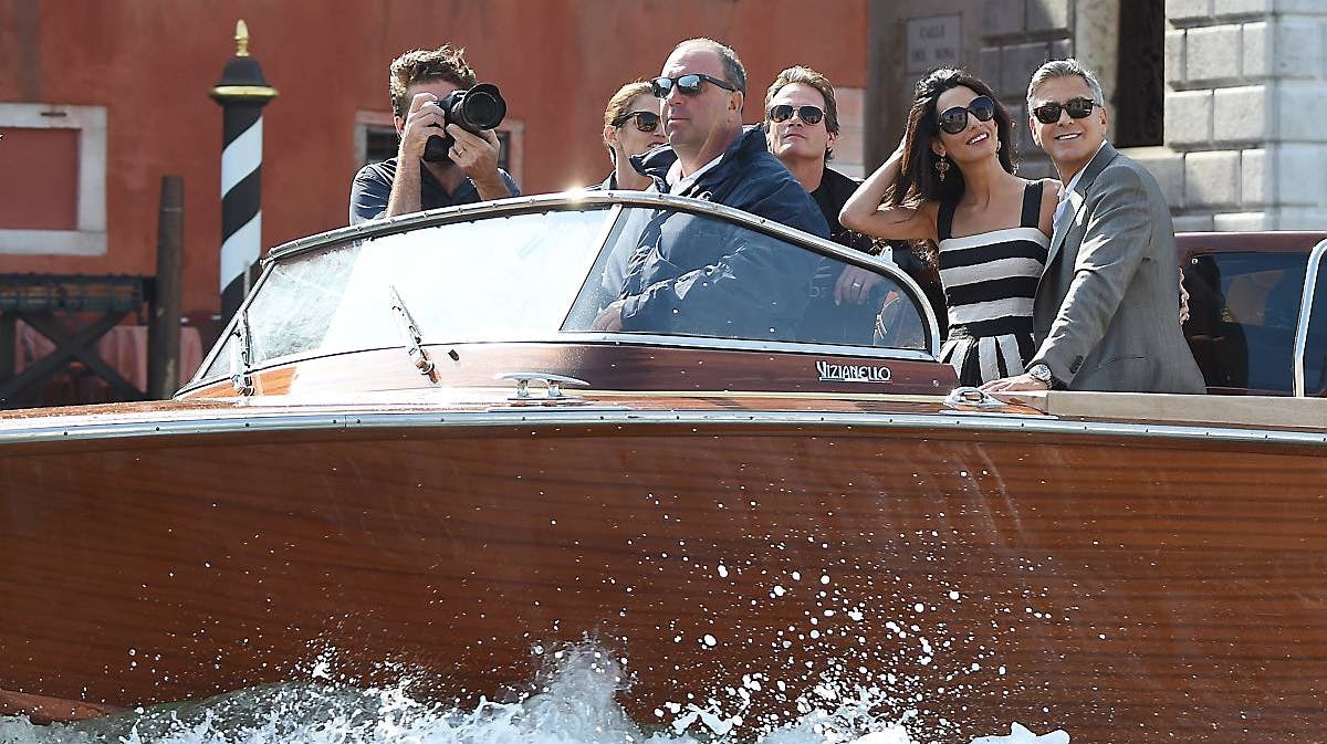 Oscar-vinder og mega-stjerne George Clooney tog en sejltur med sin forlovede inden brylluppet