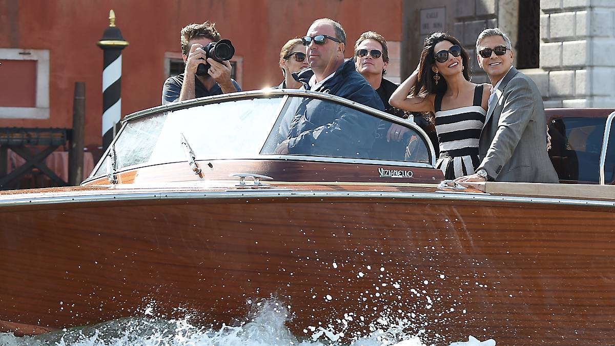 Oscar-vinder og mega-stjerne George Clooney tog en sejltur med sin forlovede inden brylluppet
