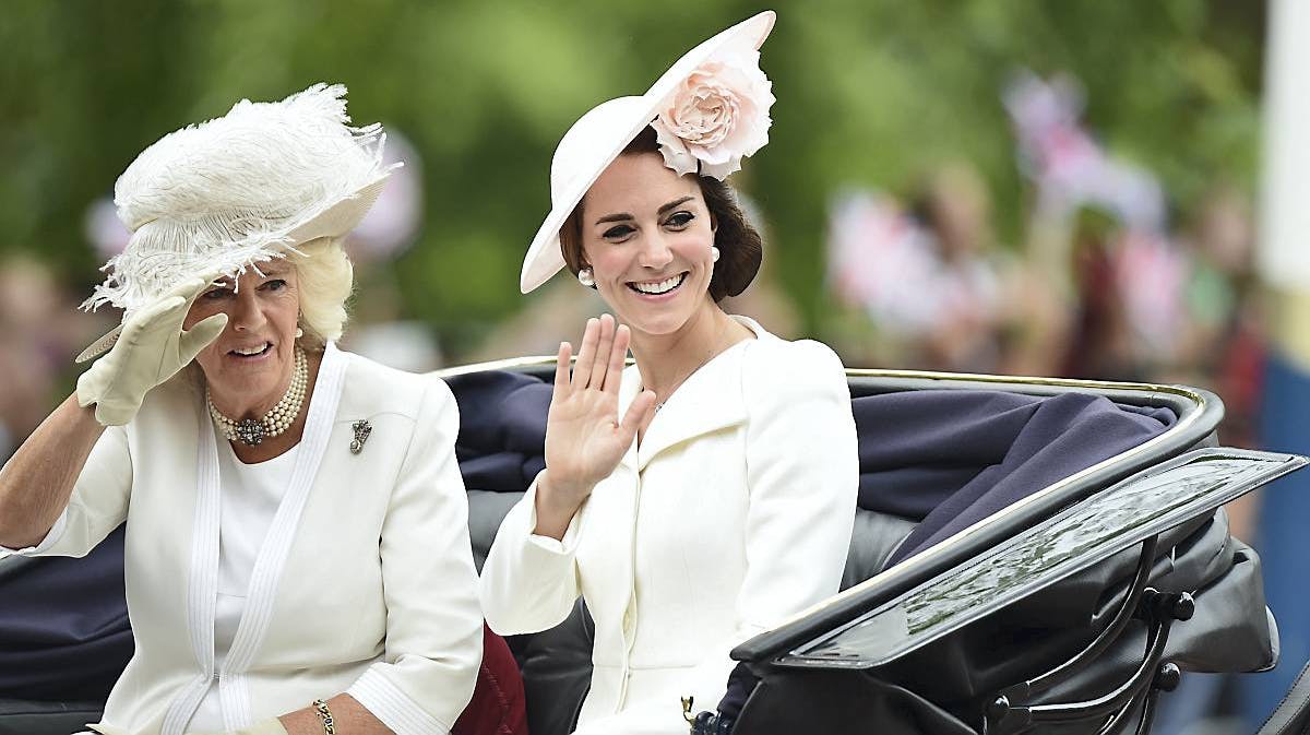 Hertuginde Camilla og hertuginde Catherine.
