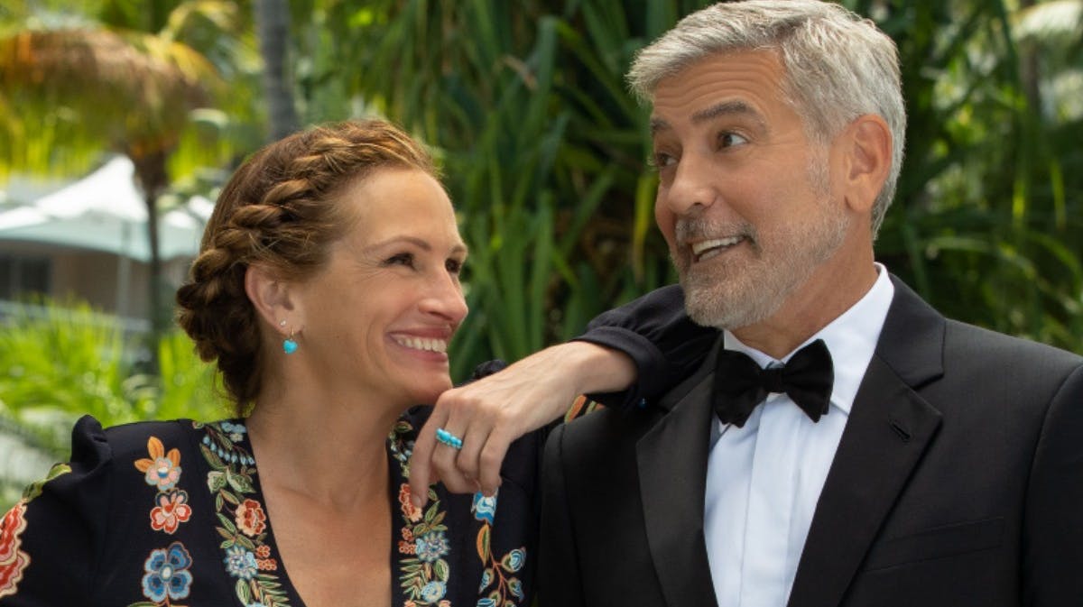 Julia Roberts og George Clooney under optagelserne til &quot;Ticket to Paradise&quot;.