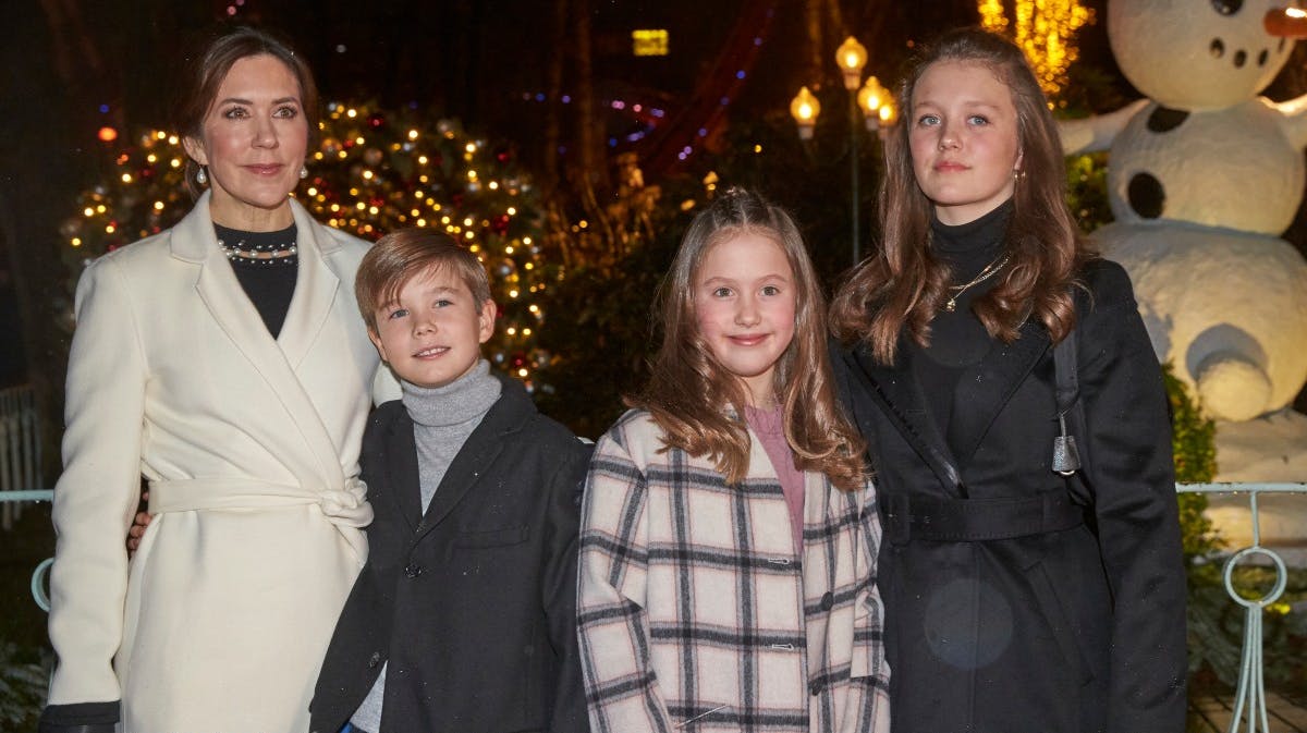 Kronprinsesse Mary med sine tre yngste børn i Tivoli onsdag aften. 
